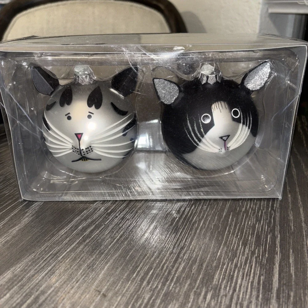 TJX COMPANY GLASS CAT ROUND‎  CHRISTMAS ORNAMENTS (2)